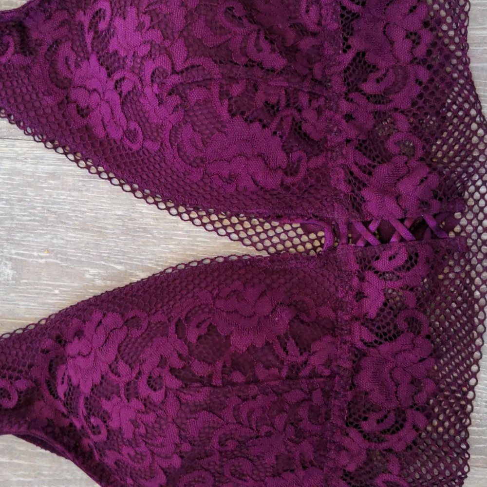 La Senza Bralett Size XL Lace Light Padding Pullover Purple Like New - Picture 3 of 7